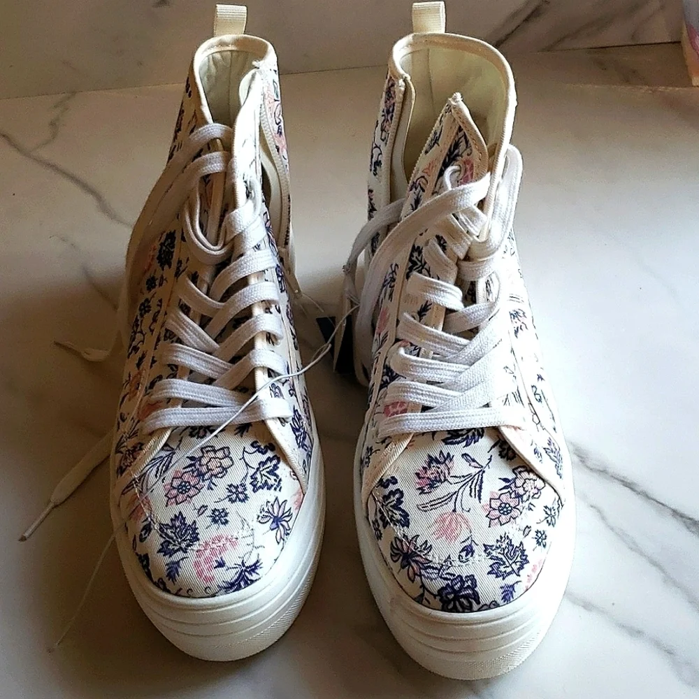 Universal Threads Cassie Floral Platform Sneakers Size 10